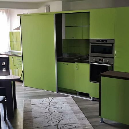 Luxury Apartment With Two Bedrooms And Large Living Room, 100 Square Meters, City Center ออราแด ภายนอก รูปภาพ