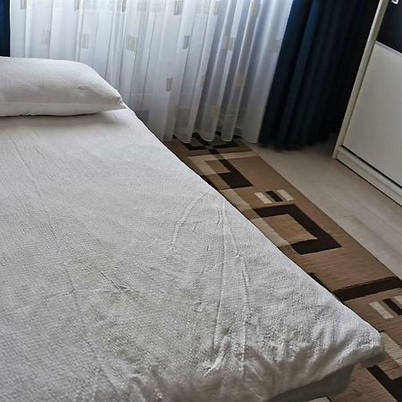 Luxury Apartment With Two Bedrooms And Large Living Room, 100 Square Meters, City Center ออราแด ภายนอก รูปภาพ