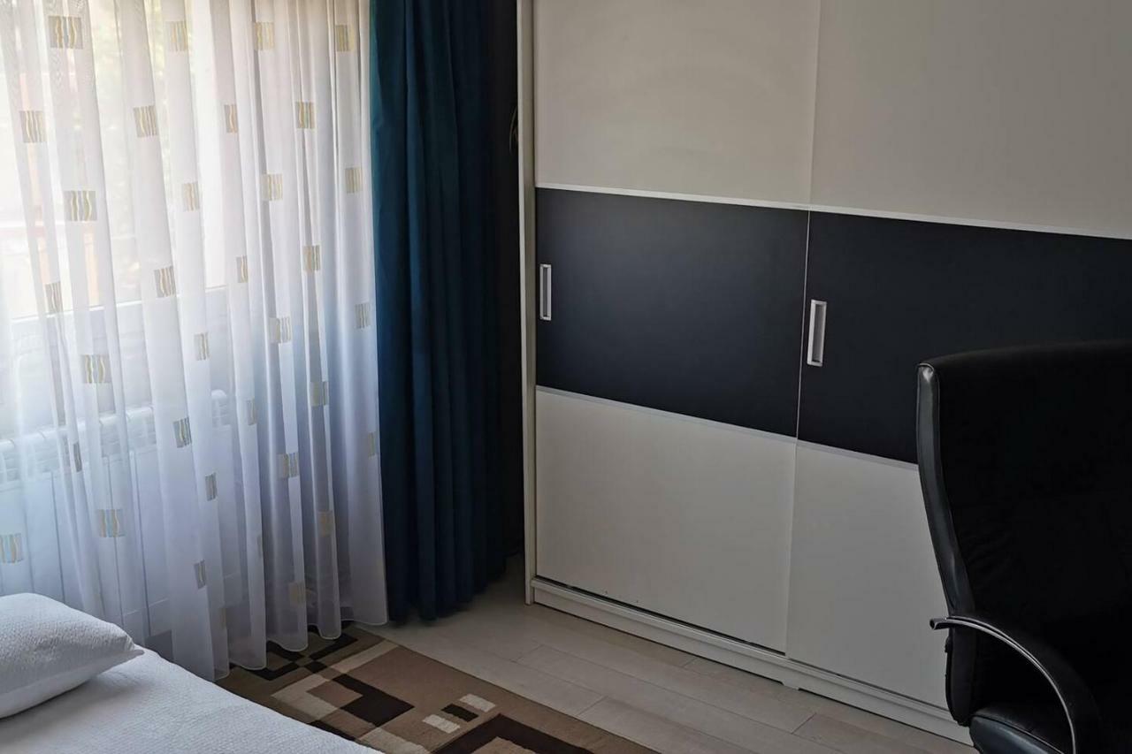 Luxury Apartment With Two Bedrooms And Large Living Room, 100 Square Meters, City Center ออราแด ภายนอก รูปภาพ